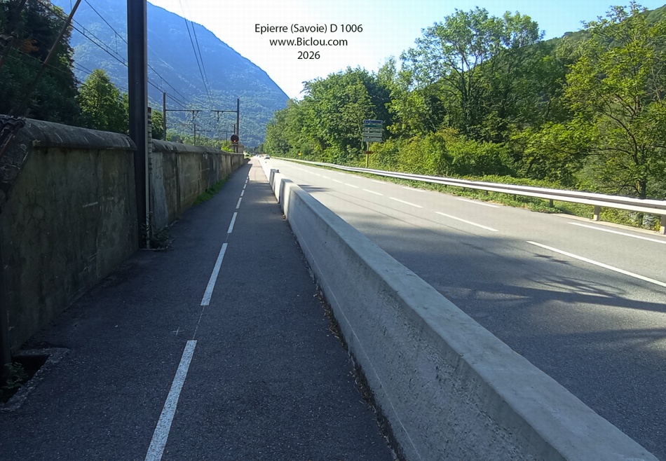 Passage cycliste aménagé à Epierre sur la V-67 et ceci depuis 20 ans ..