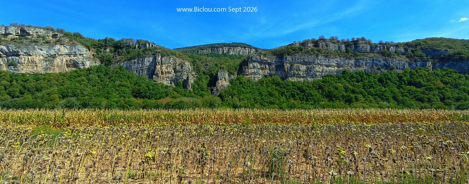 Contreforts du Bugey vus de la vallée du haut Rhône