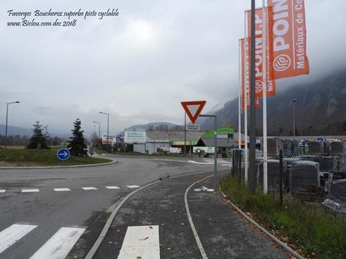 Faverges arrivée giratoire des Boucheroz : du haut de gamme .
