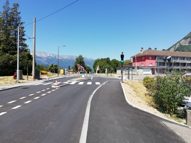 Faverges : D 2508 : arriv&eacute;e aux feux dits du pont d'Englannaz