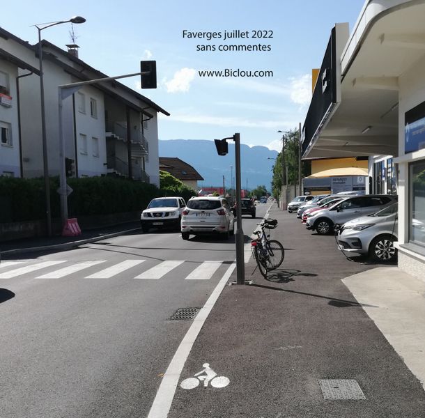 D&eacute;partons donc sur le trottoire de la route d'Annecy, direction Annecy : Garage Fontaine, attention &eacute;viter le poteau et les bagnoles parfois gar&eacute;es un peu &agrave; l'arrache ..