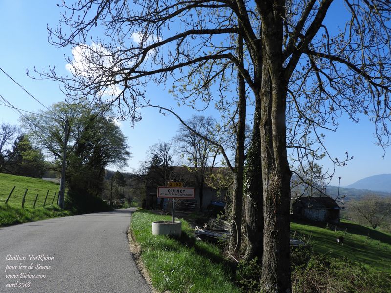 Revenons un instant sur Viarhôna qui plonge ici sur la vallée des Usses