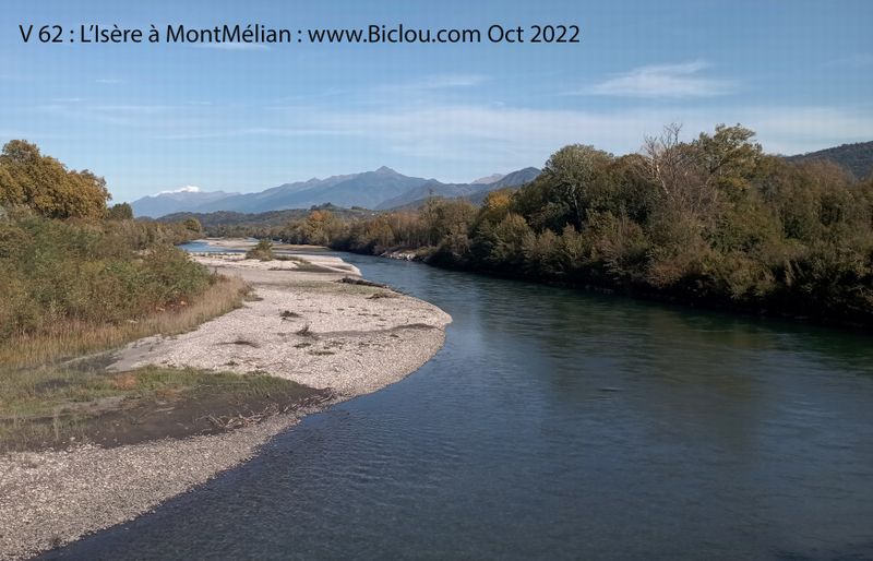 L'Is&egrave;re &agrave; MontM&eacute;lian en Octobre 2022, pas beaucoup d'eau .. le Mont Blanc en fond ..