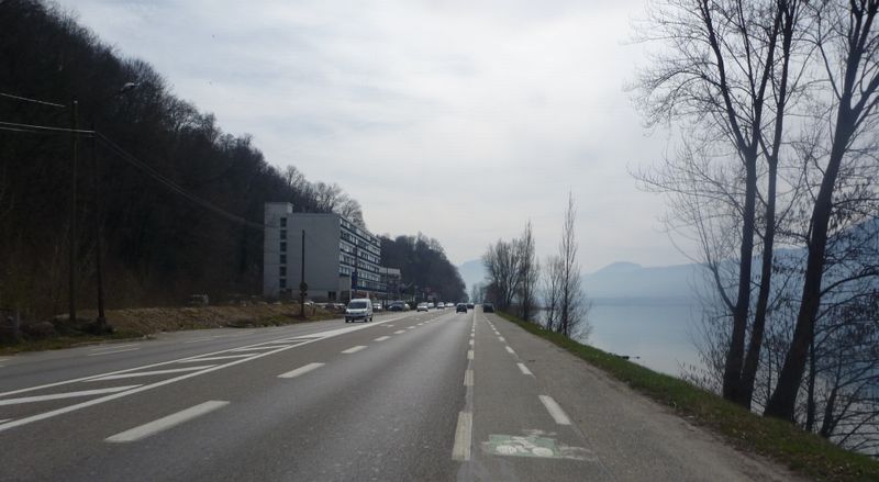 Bande cyclable le long du lac du Bourget d'aix les bains
