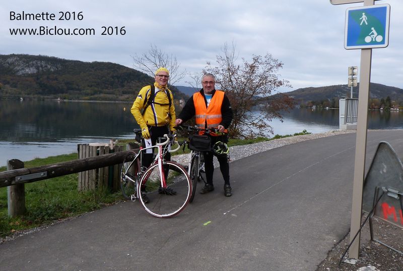 Claudio de la Faverges et Francis D.. en 2016 inaugurant, pour la jante cyclotouriste, le bout de voie verte Balmette Talloires