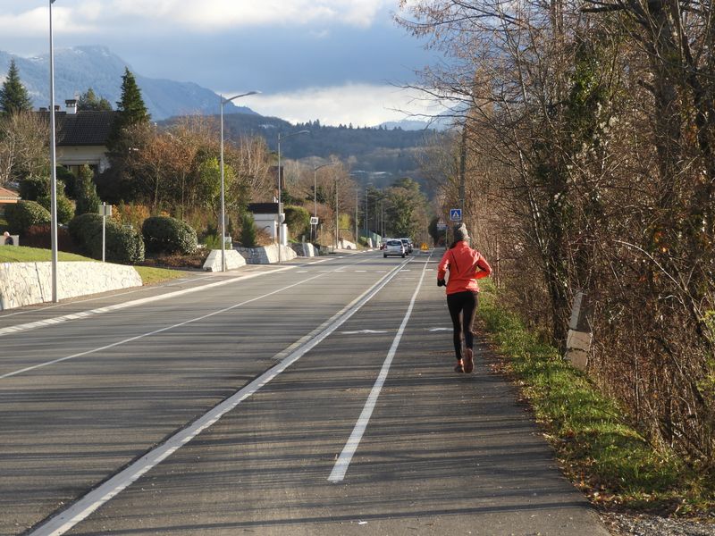 Chacun &agrave; sa place, pi&eacute;tons et cyclistes ; suffit de garder sa ligne