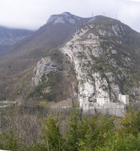 Le d&eacute;fil&eacute; de l"&eacute;cluse est l'occasion de se d&eacute;filer du bassin genevois vers la Haute-Savoie dite : La hiaute