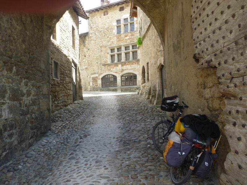 Petite visite de P&eacute;rouges direct en ce matin d'aout 2010