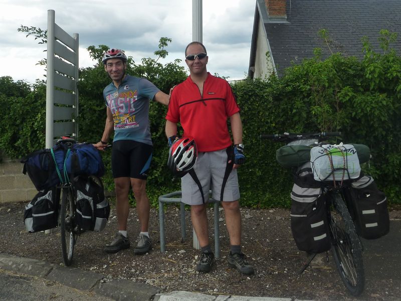 Jeunes cyclo-touristes espagnols rencontr&eacute;s sur les bords de la Loire en 2010