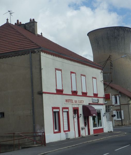 Ces centrales nucl&eacute;aires sont pas plus moches que les &eacute;oliennes ..