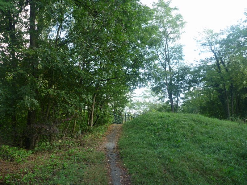 Passage un peu d&eacute;licat &agrave; bicyclette dans la plaine du Gr&eacute;sivaudan sur la laison Goncelin Grenonle en 2010