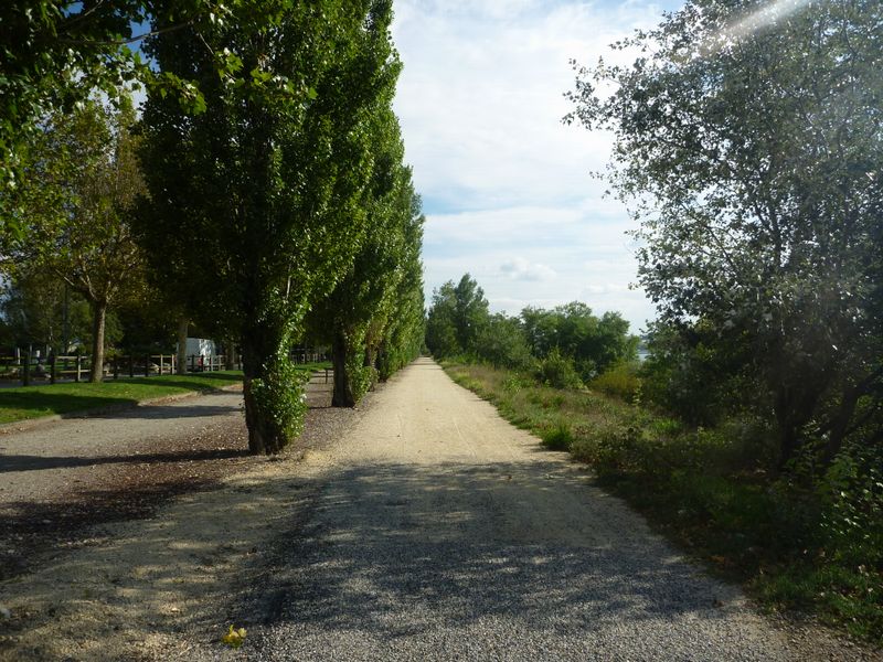 La via rh&ocirc;na dans les faubourgs de Valence en 2010, bien