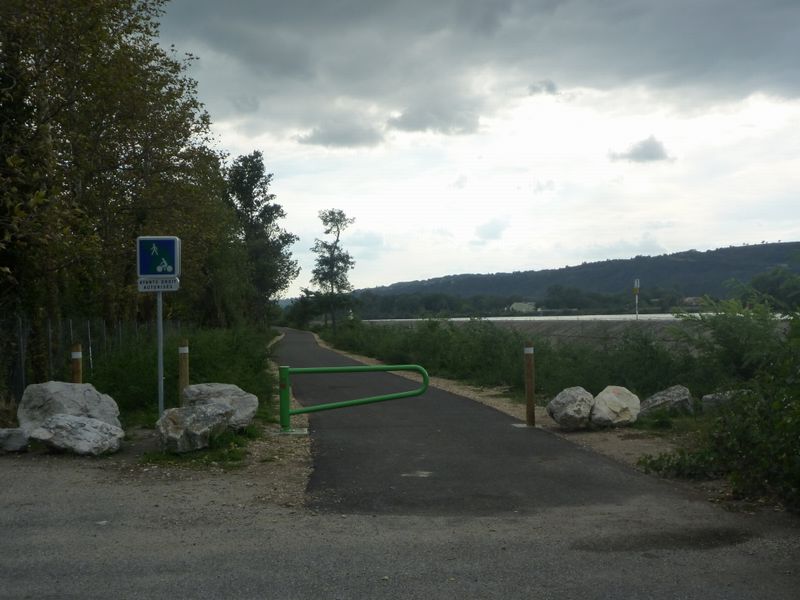 Ouf, on trouve une belle piste cyclable apr&egrave;s ce scabreux passage &agrave; Valence en 2010