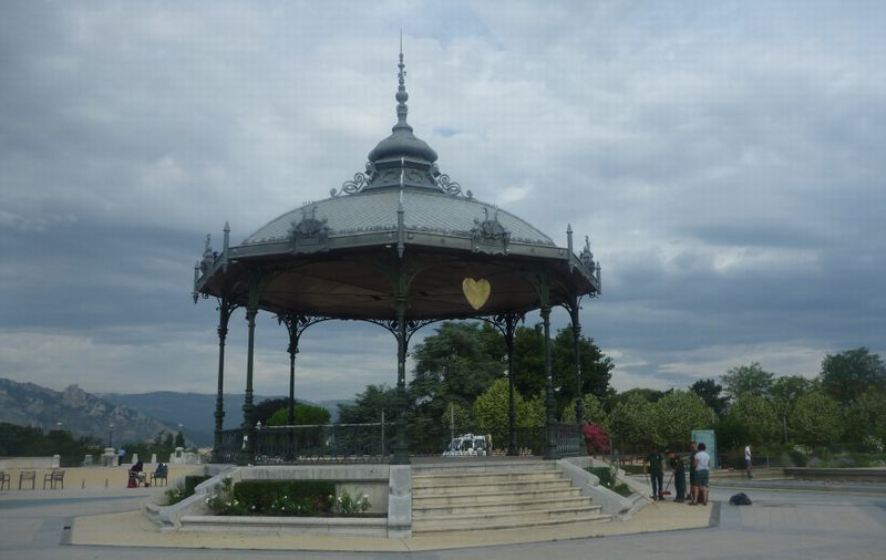 Le Kiosque raymond Peynet à Valence