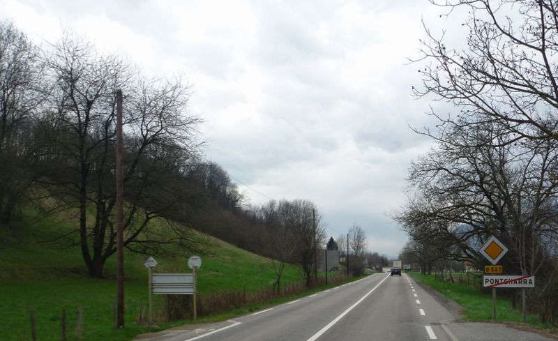 La D&eacute;partementale D 523 &agrave; la sortie de Pontcharra constitue un passage un peu d&eacute;licat 