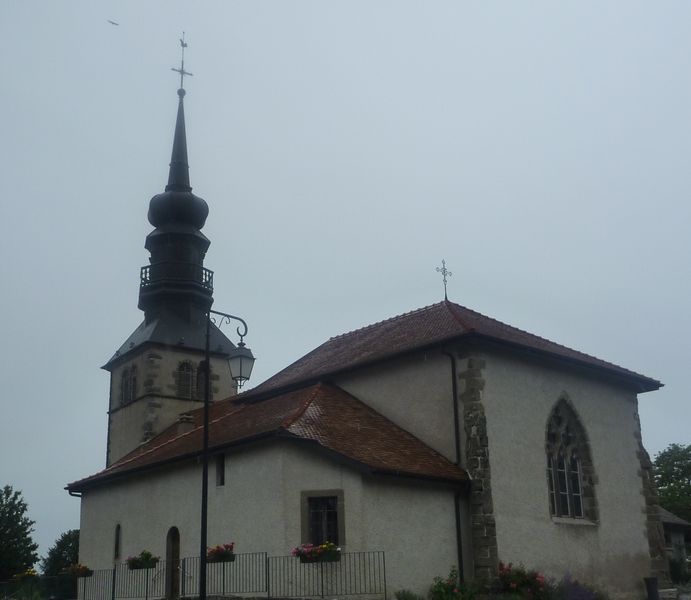 Clocher &agrave; Bulbe du Village de Ballaison en Chablais savoyard en 2011