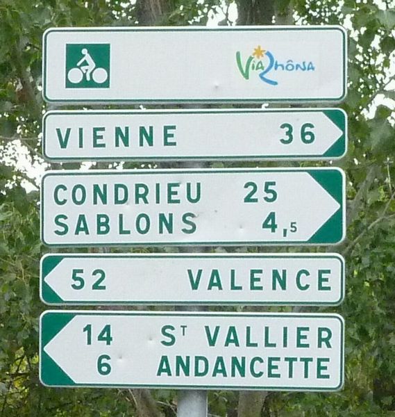 Beau balisage sur la Viarhôna en Drôme en 2011, exemple à suivre messieurs des zautres départements ..