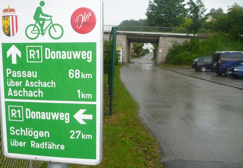 Balisage Eurov&eacute;lo6 ou Donauweg R1 : Rive droite rive gauche ?