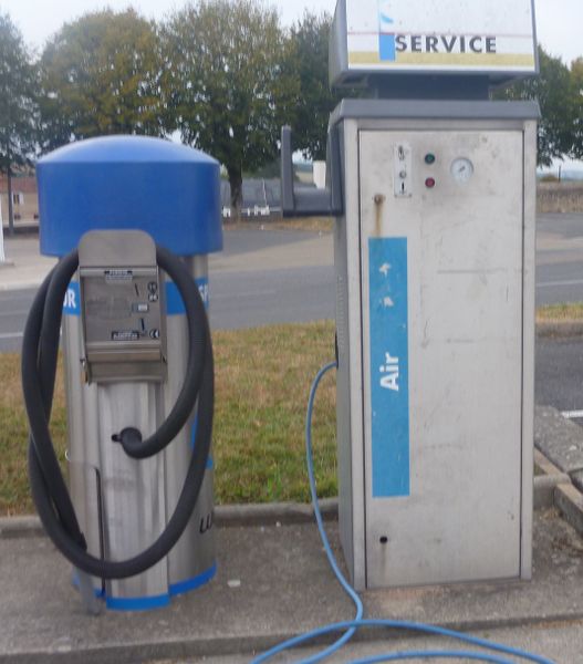 Gonflé ces gusses de faire payer le gonflage en 2012 dans la Nièvre ..