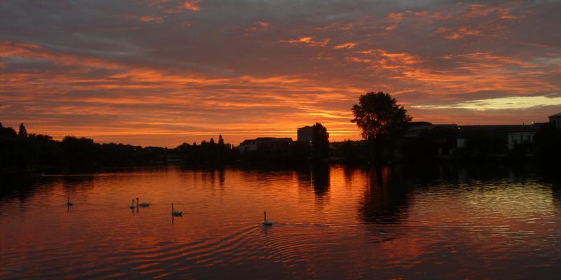 Lever de soleil sur la Seine &agrave; Melun en 2012
