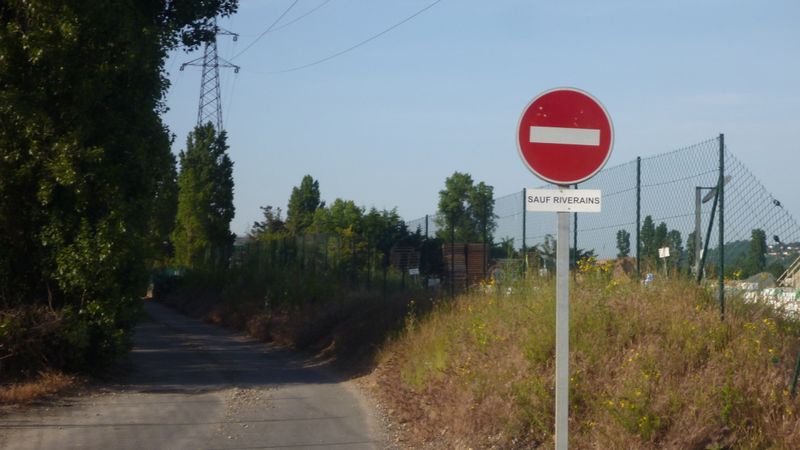 En effet : Il suffit de passer le pont .. et de respecter les sémaphores pour Y arriver 