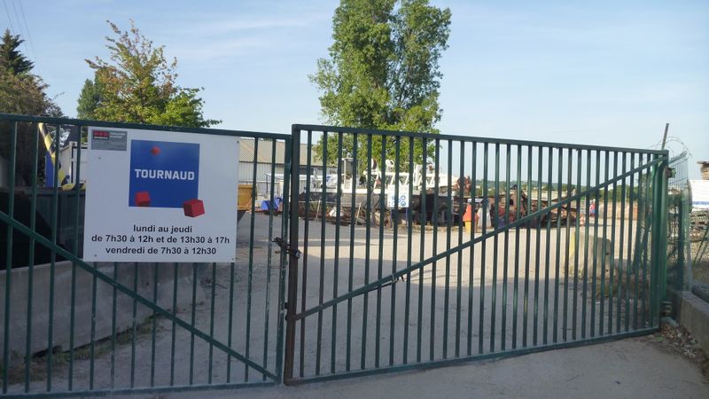 Pour repartir à gauche vers le Sud et ViaRhôna ? , la bande cyclable de 2016 au pont de la Mulatière de Lyon