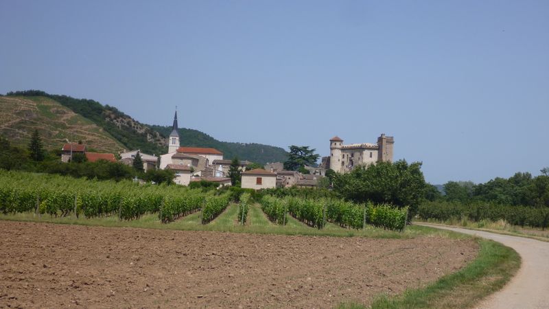 La dent de Crolles vue de la plaine de l'Isère en Grésivaudan et voie verte V63 en 2016