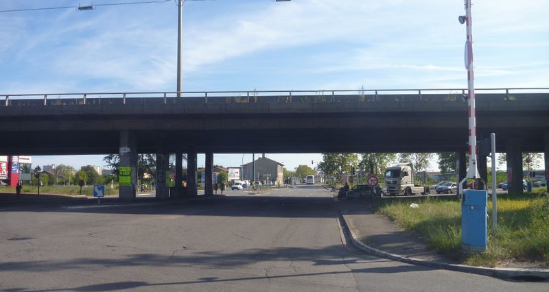 entr&eacute;e cycliste d&eacute;licate dans saint Fons
