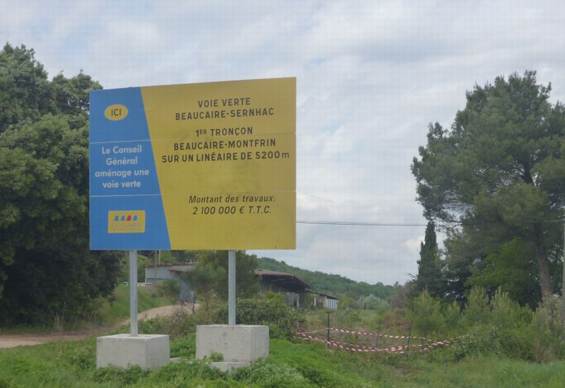 Panneau Travaux ViRhôna : Voie verte Beaucaire - Comps - MontFrin - Sernhac dans le Gard en 2015