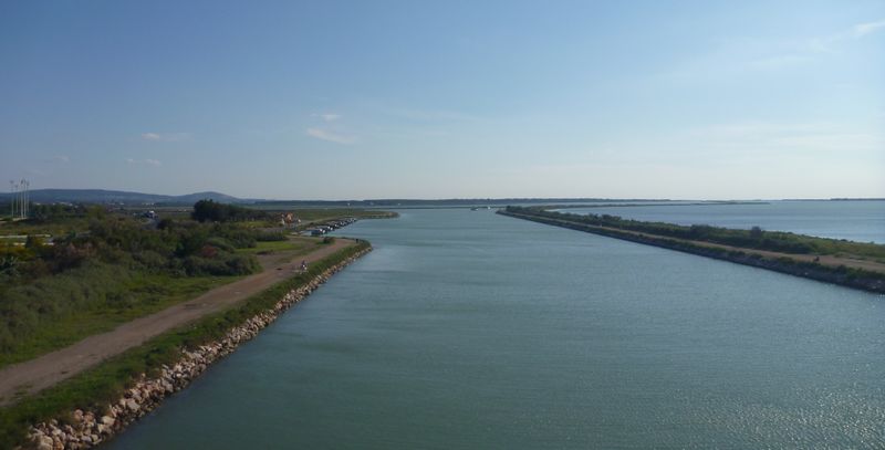 Nous voici de retour vers l'Est : le canal du Rhône à Sète, et son halage