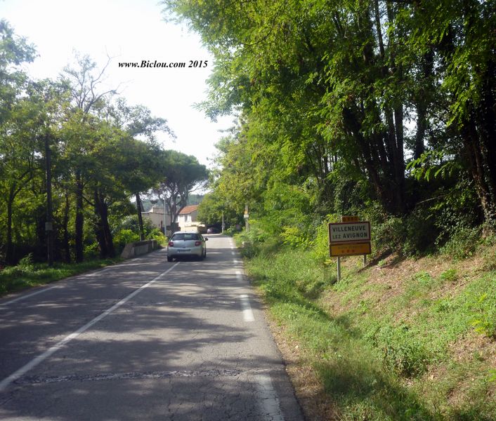 Arrivée à Villeneuve Les Avignon, par ViaRhôna en 2015