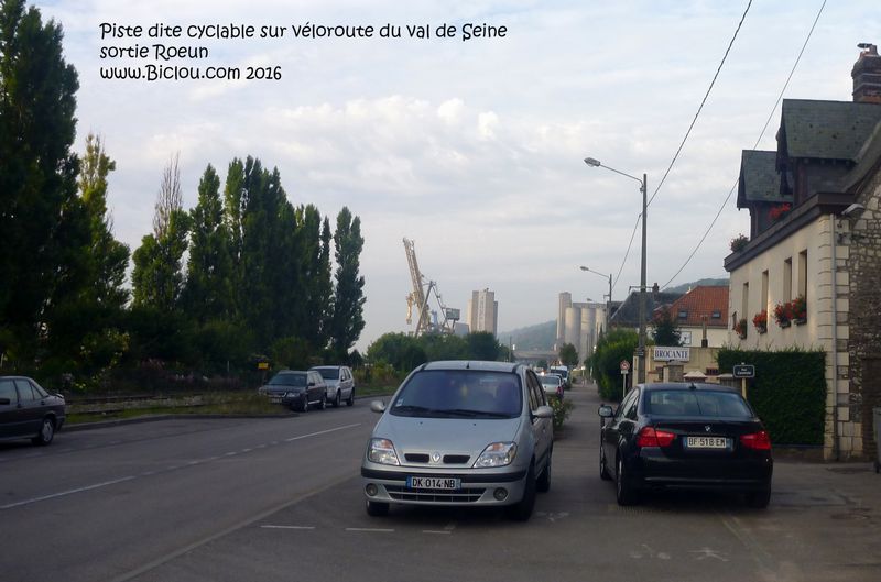 Piste dite cyclable sur la véloroute du Val de Seine en aval de Rouen en 2016