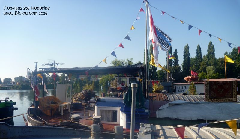 Conflans ste Honorine le port et les pÃ©niches en 2016