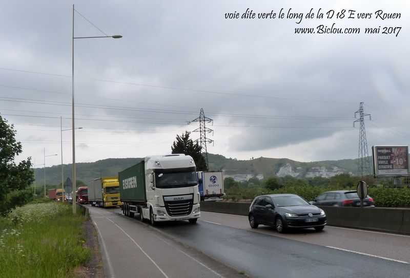 le-long-de-la-quatre-voies-a-velo-a-Rouen le-long-de-la-quatre-voies-a-velo-a-Rouen