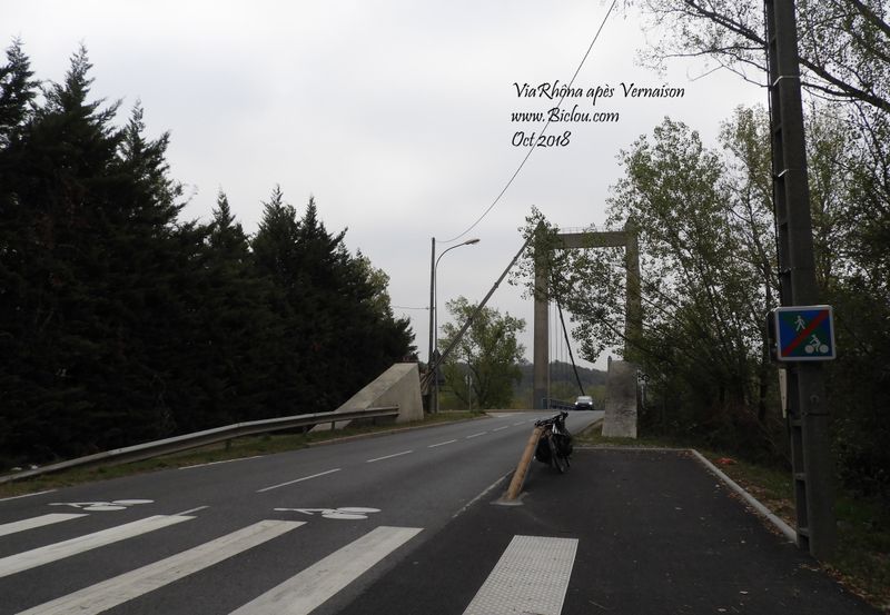 Viarhôna, passage sur le pont entre Vernaison et Solaize