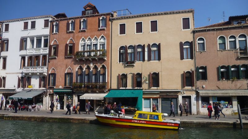 Les vélos sono persone non grata in Venezia