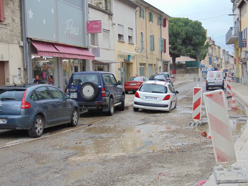 Les rues de saint gilles du Gard, en cours de refection .. en 2019