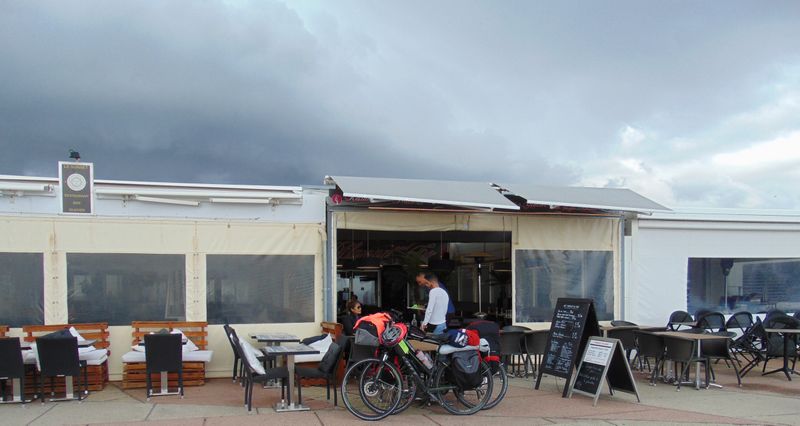 Cyclotouristes à la grande Motte