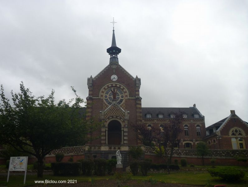Plus pr&egrave;s de toi, mon Dieu : Eglise devenue maison de retraite