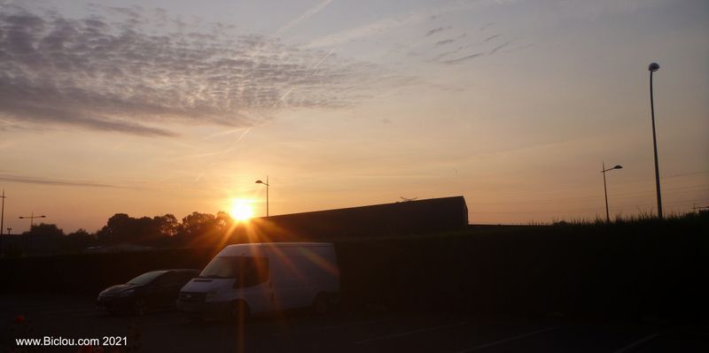 Lever de soleil &agrave; Noyon