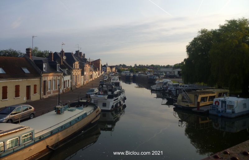 Zoli port sur l'Oise, o&ugrave; nous nous perdimes ..
