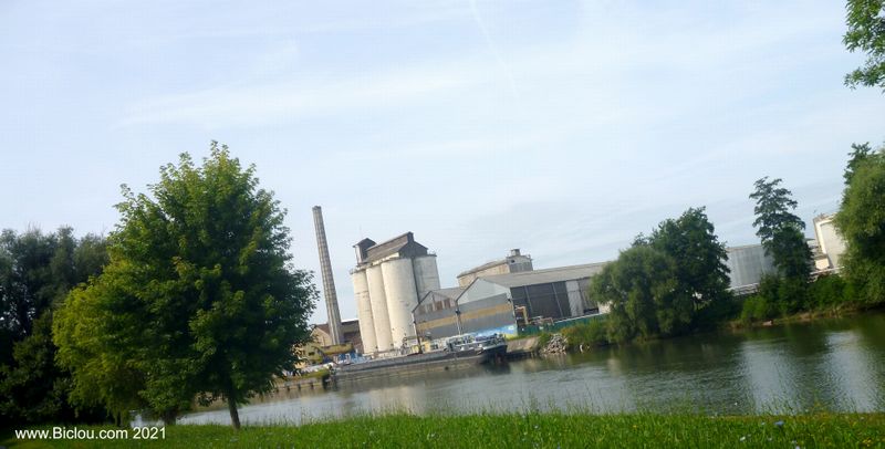 Le long de l'Oise apr&egrave;s Compiegne
