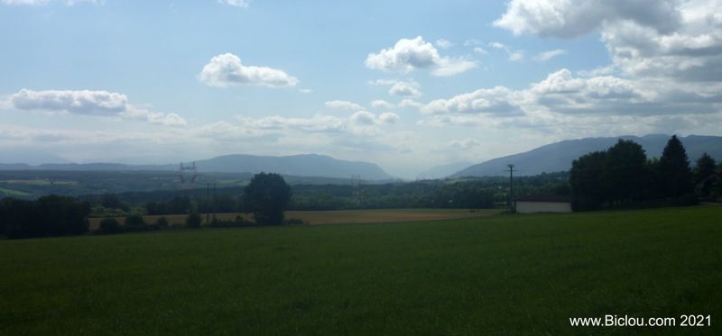 On approche de d&eacute;fil&eacute; de l'&eacute;cluse : entre Jura et Vuache