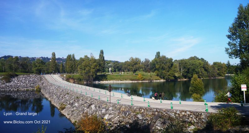 Lyon , grand Large : Gu&eacute; de Morlet (le vieux Rh&ocirc;ne)