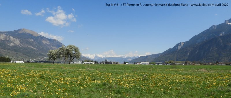 ST Pierre en Faucigny V&eacute;loroute V 61 : vue sur le massif du Mont Blanc