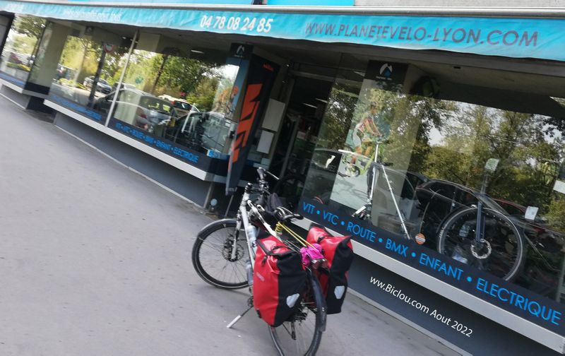 R&eacute;paration expresse &agrave; Lyon ; Planete-velo ; Merci &agrave;à eux ..