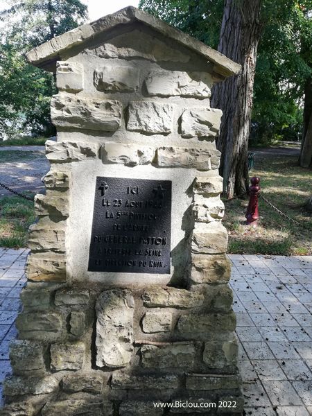 Passage Patton sur la Seine du c&ocirc;t&eacute; de Melun