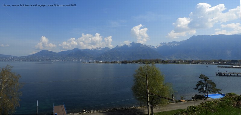 Le L&eacute;man et les montagnes suisses, vues de saint Gingolph