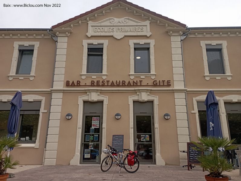 Sur le parcours ViaRh&ocirc;na : Restaurant , gite : Baix