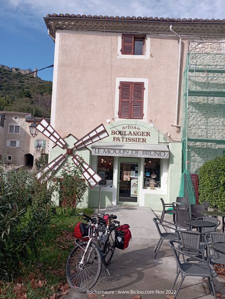 Ravitaillement &agrave; Rochemaure